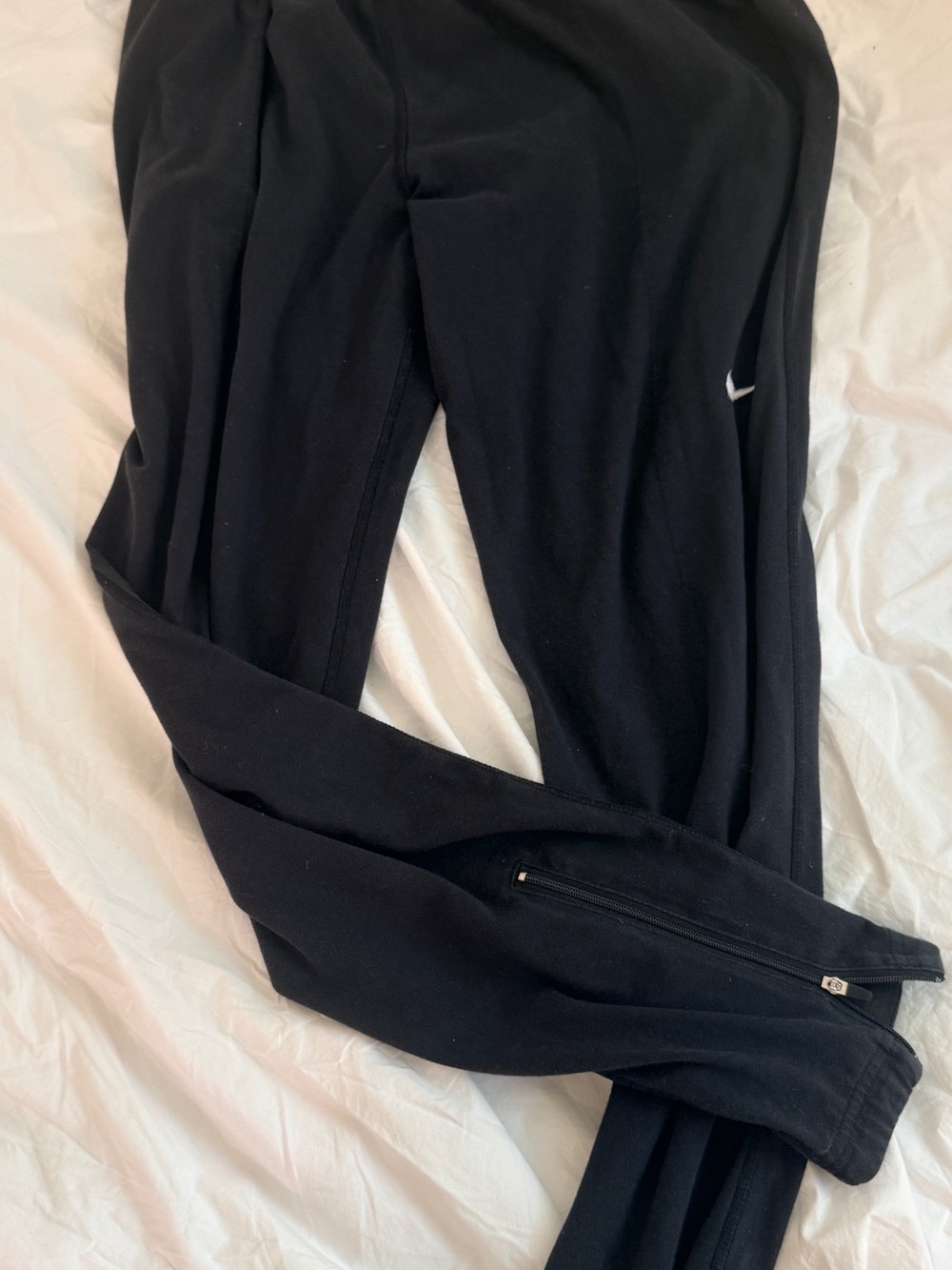 Men’s medium Nike Black Athletic Cotton Joggers with bottom Zip